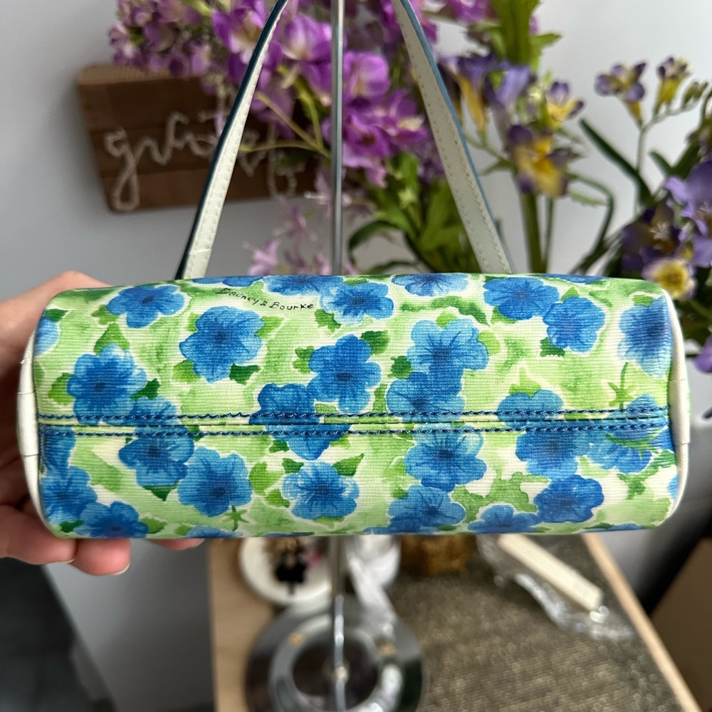 NWOT Dooney & Bourke rare vintage pristine condition mini floral barrel bag - Picture 12 of 12